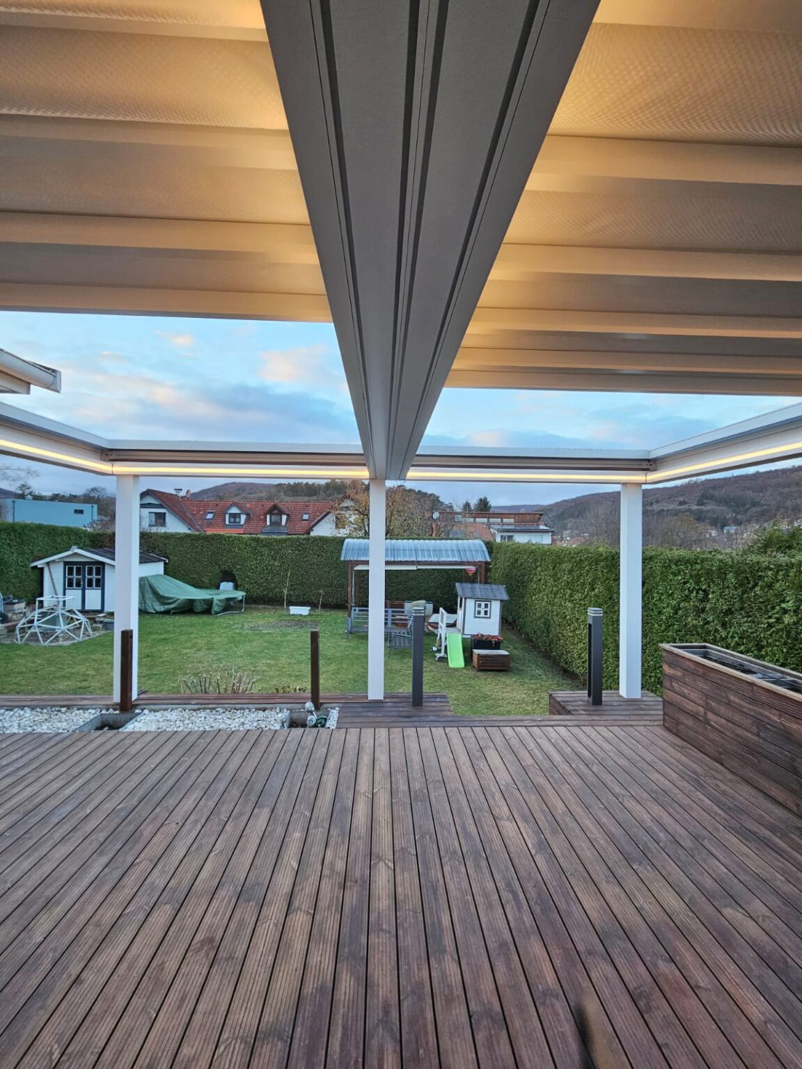 SKY NET Flachpergola mit Stoffdach